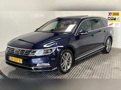 Volkswagen Passat Variant - 1.5 TSI R-Line benzine automaat virtuele cockpit navigatie carplay android trekhaak pano