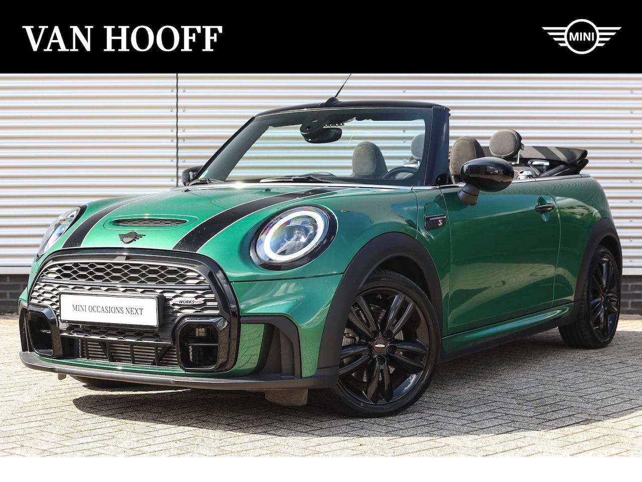 MINI Cabrio - Cooper S JCW Automaat / JCW Sportstoelen / Comfort Access / Stoelverwarming / Adaptief ond - AutoWereld.nl