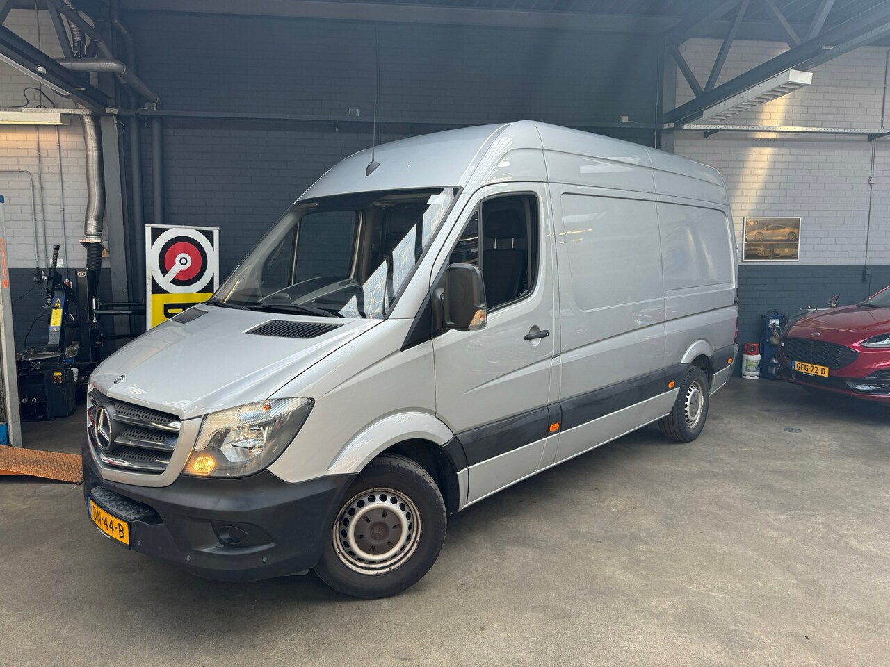 Mercedes-Benz Sprinter - 316 2.2 CDI 432 316 2.2 CDI 432 163pk,L2H3, Cruise Control, Airco, Navigatie, Trekhaak 2000kg trekgewicht. - AutoWereld.nl