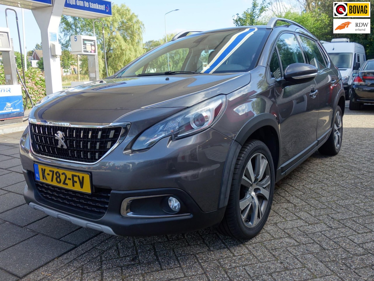 Peugeot 2008 - 1.2 PureTech GT-line Parkeersensoren / Camera / Bluetooth - AutoWereld.nl