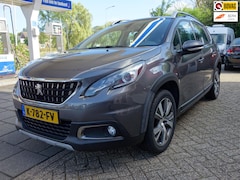 Peugeot 2008 - 1.2 PureTech GT-line Parkeersensoren / Camera / Bluetooth