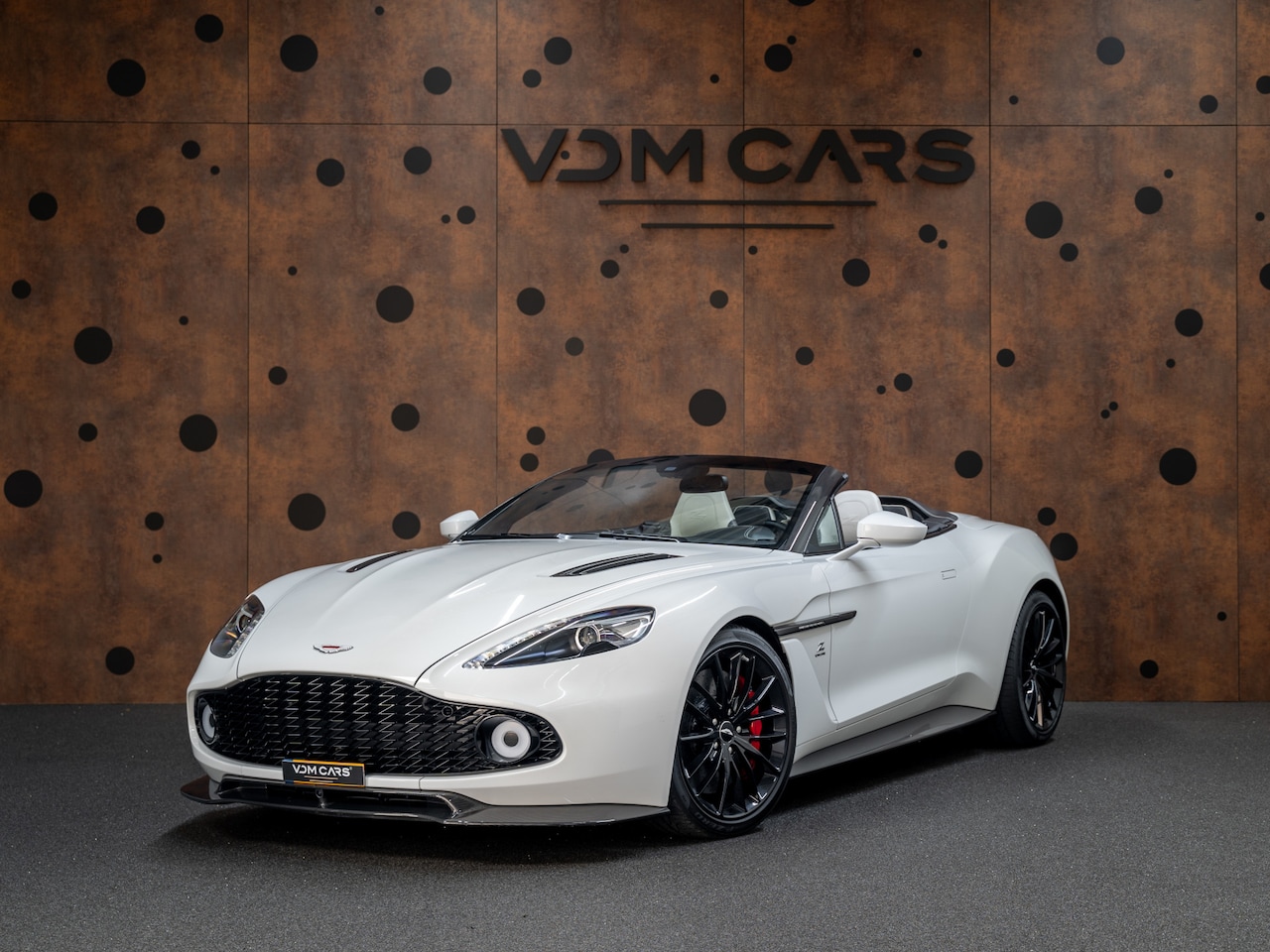 Aston Martin Vanquish Zagato Volante - 6.0 V12 | 1 OF 99 | COLLECTOR'S ITEM | - AutoWereld.nl