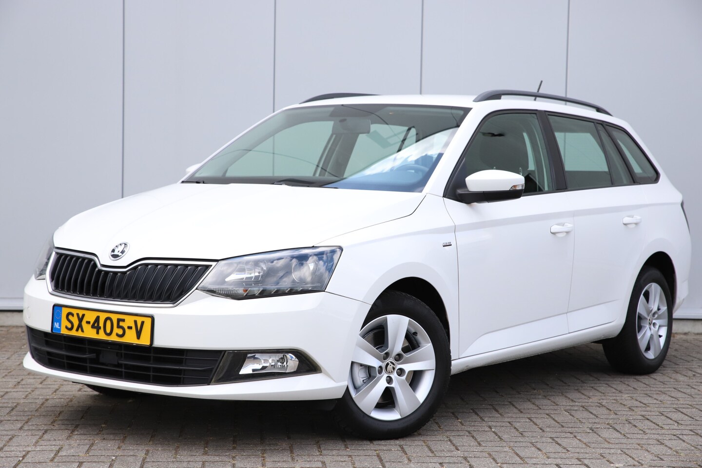 Skoda Fabia Combi - 1.0 TSI Clever Automaat Airco | Navi | Apple carplay/Android auto voorbereiding \ Cruise c - AutoWereld.nl