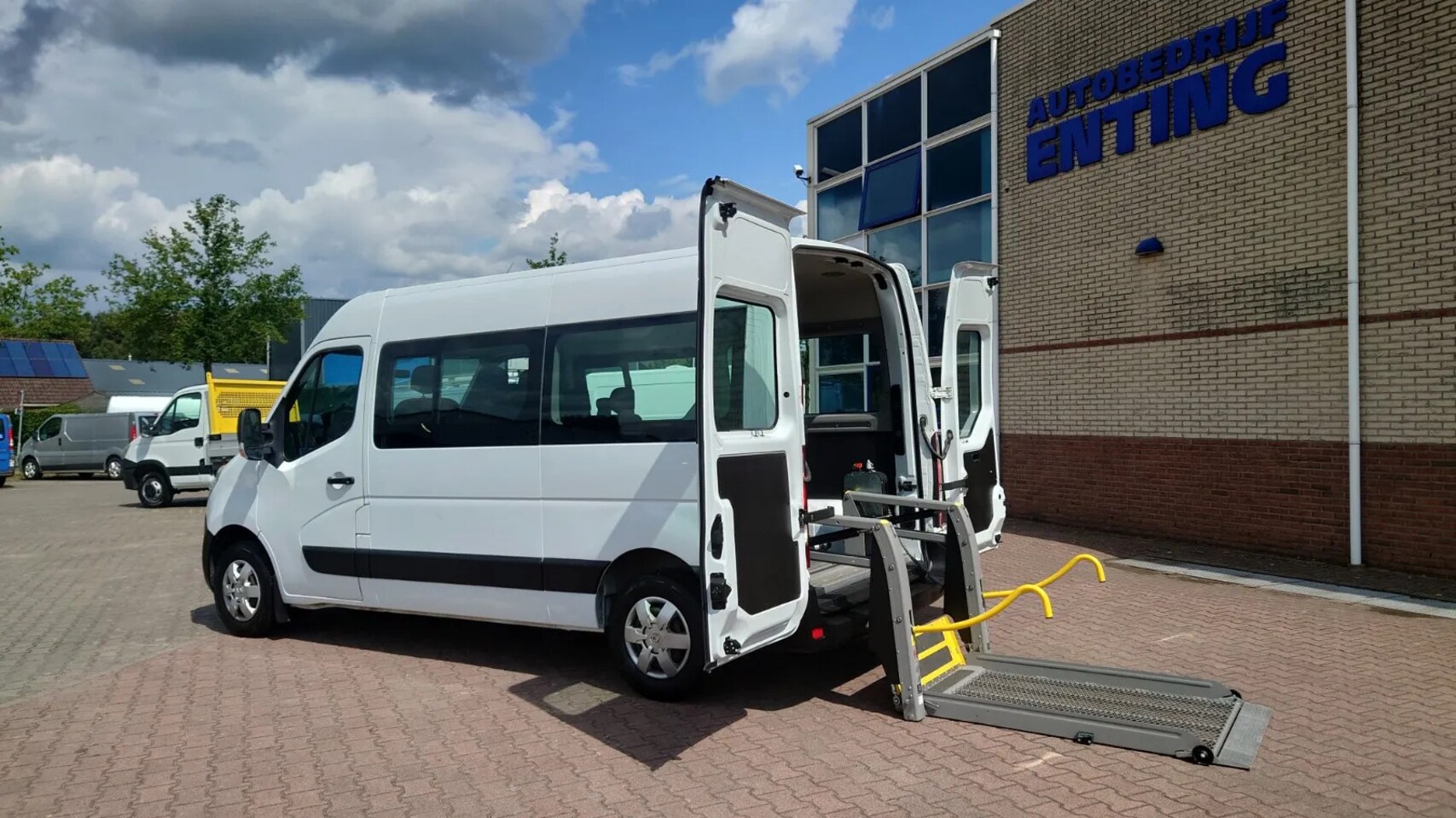 Renault Master - 2.3 Rolstoel lift, BPM/BTW VRIJ CAMPER ombouw - AutoWereld.nl