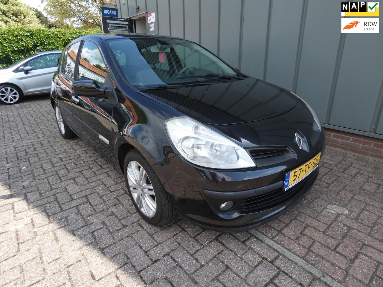 Renault Clio - 1.6-16V Initiale NAP//AIRCO//CRUISE//AUTOMAAT//CV+AB - AutoWereld.nl