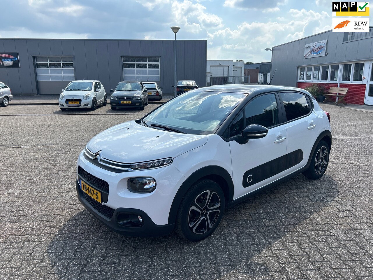 Citroën C3 - 1.2 PureTech Feel Edition NAVI PDC Weinig KM! - AutoWereld.nl