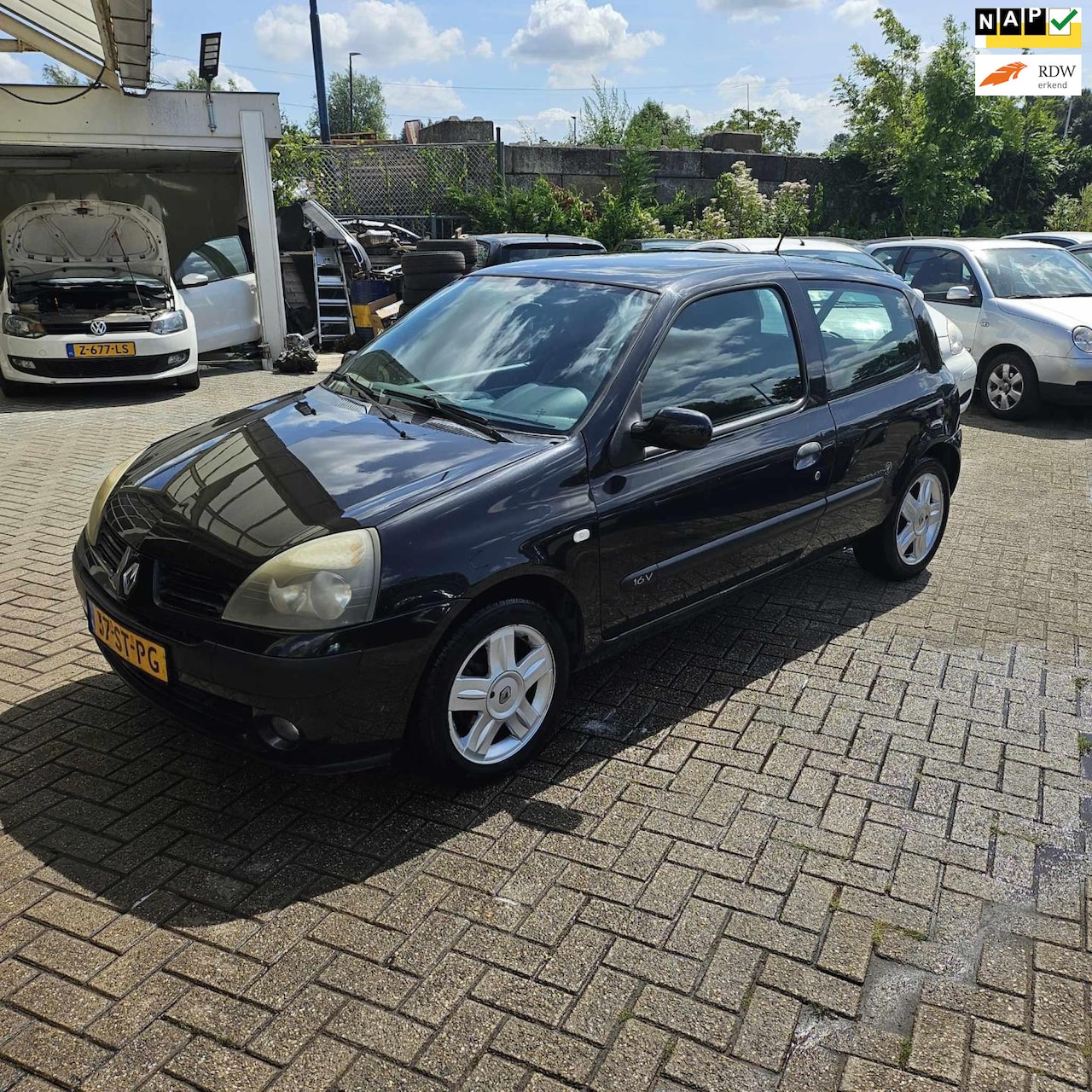 Renault Clio - 1.2-16V Community-Airco-Elek,pakket-NAP! - AutoWereld.nl