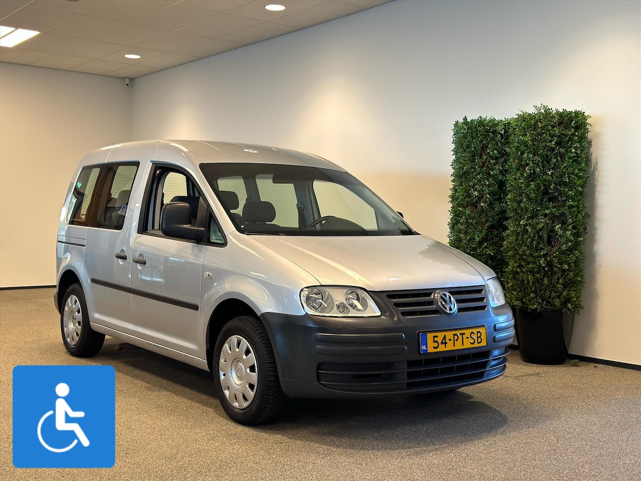 Volkswagen Caddy - Rolstoelauto - AutoWereld.nl