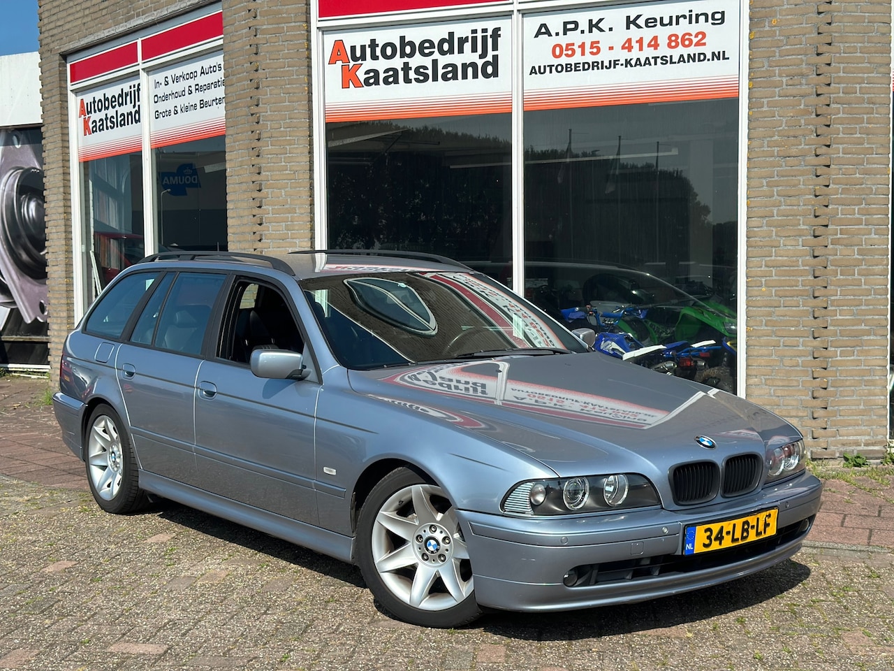 BMW 5-serie Touring - 525i Lifestyle Edition - Automaat - Trekhaak - AutoWereld.nl