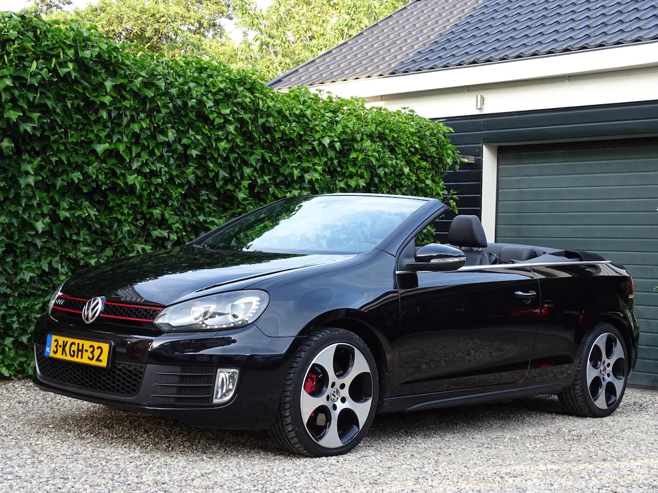 Volkswagen Golf Cabriolet - 2.0 TSI GTI | 211PK | Stoelverwarming | Navi | PDC V+A | Xenon - AutoWereld.nl