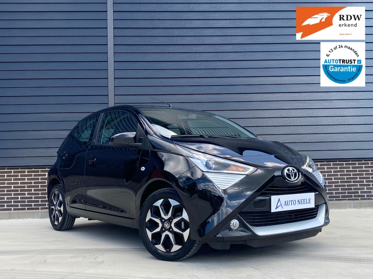 Toyota Aygo - 1.0 VVT-i x-play Automaat, Carplay, Camera, LED - AutoWereld.nl