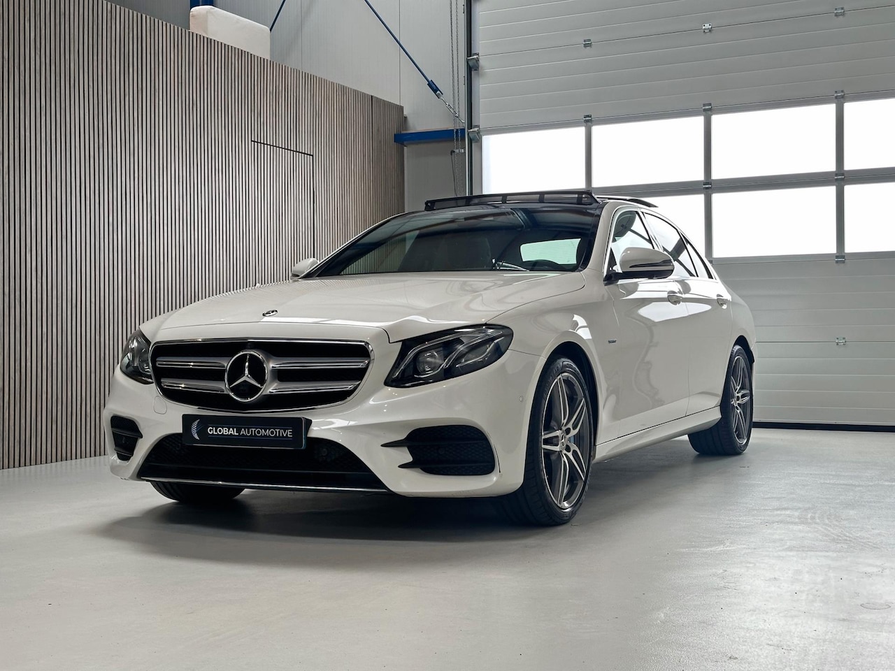 Mercedes-Benz E-klasse - 350e AMG PAKKET -NAPPA LEDER - BURMESTER - STANDKACHEL - AutoWereld.nl