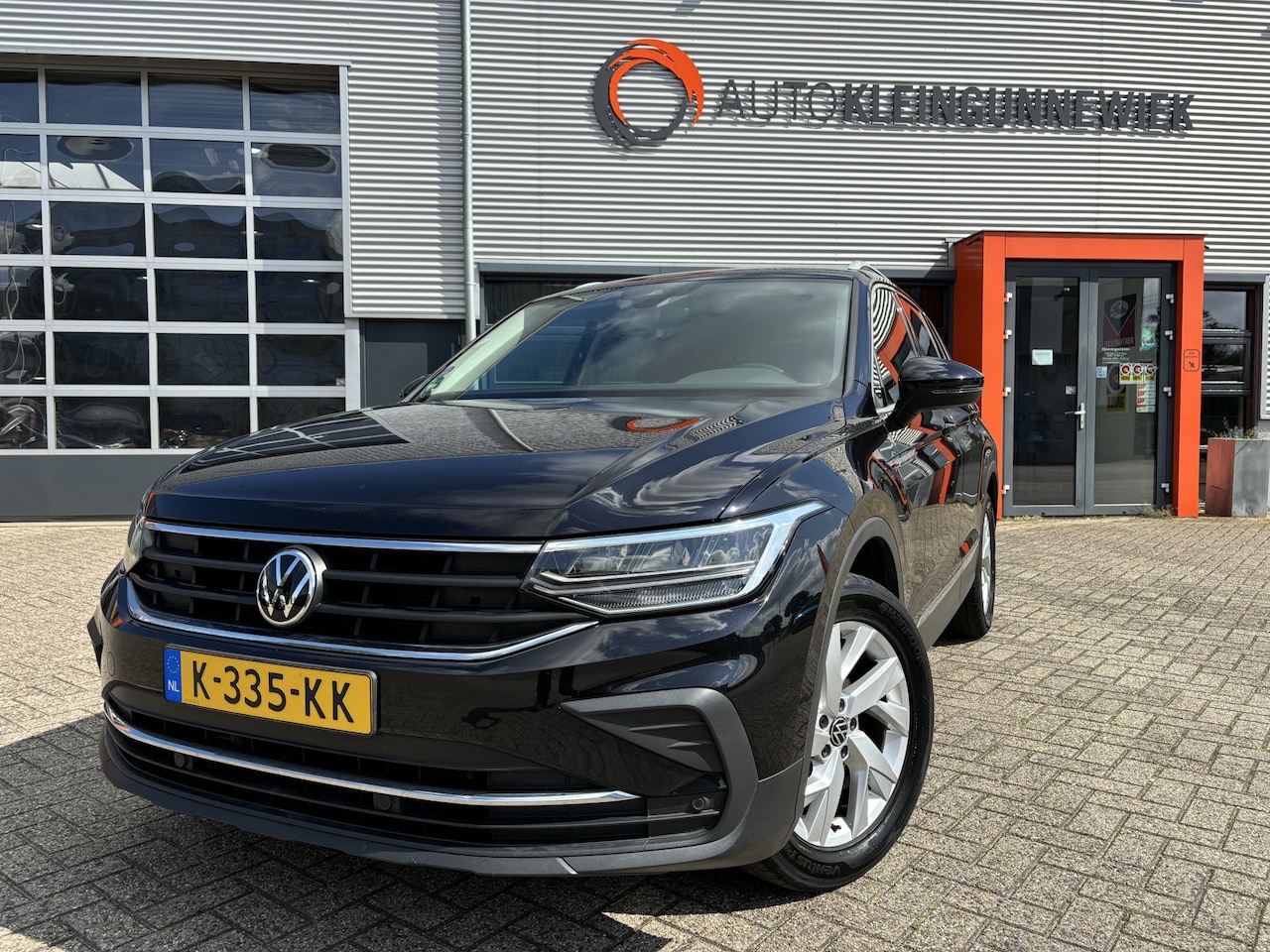 Volkswagen Tiguan - 1.5 TSI Life Business NL-Auto 1e eigenaar Apple/Android Carplay / Electr. achterklep / Led - AutoWereld.nl