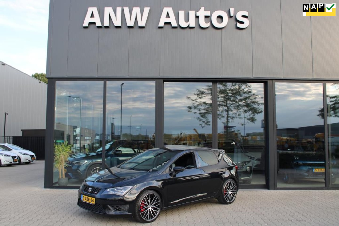 Seat Leon - 2.0 TSI Cupra 380pk Uniek Handbak Nederlandse auto met nap - AutoWereld.nl