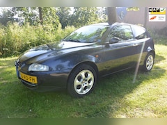 Alfa Romeo 147 - 1.6 T.Spark Distinctive*airco*cruise*leer*apk