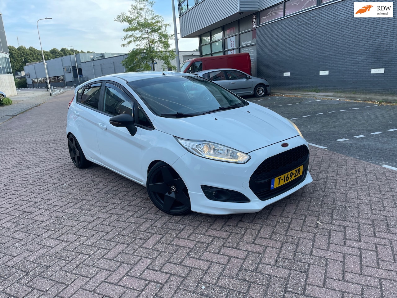 Ford Fiesta - 1.25 SPORT 5DR Stoelverwarming CLIMA Volledig onderhouden - AutoWereld.nl