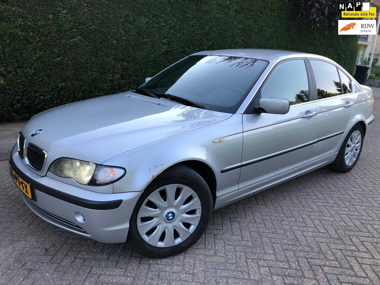 BMW 3-serie - 318i Special Edition LEER/NAVI/ZWARTHEMEL/PSENSOR/RIJDTGOED/ - AutoWereld.nl