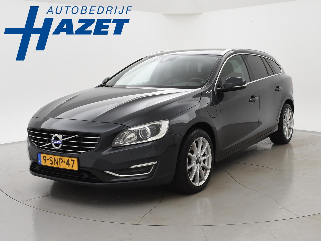 Volvo V60 - 2.4 D6 AWD PLUG IN HYBRID SUMMUM + TREKHAAK / LEDER - AutoWereld.nl