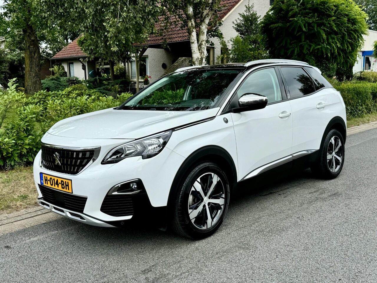 Peugeot 3008 - 1.2 PureTech Crossway 130PK Leder•Trekhaak•CAMERA - AutoWereld.nl