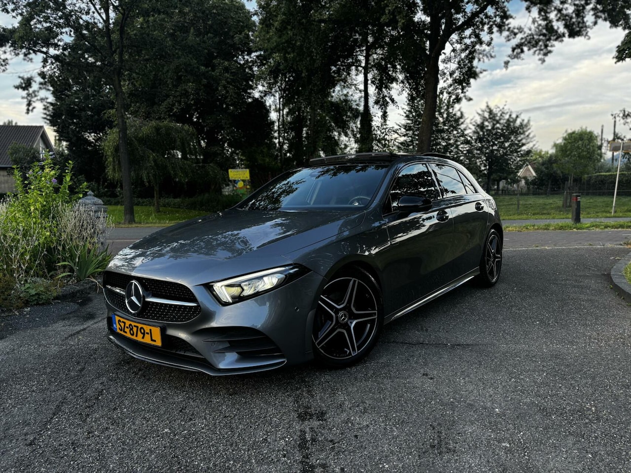 Mercedes-Benz A-klasse - A200 AMG Pano Camera Dealer Sfeer - AutoWereld.nl