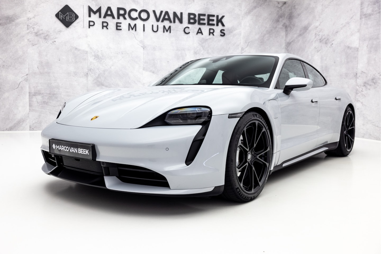 Porsche Taycan - Turbo 93 kWh | 4W Sturing | Stoelventilatie | Eisgrau | Exclusief - AutoWereld.nl