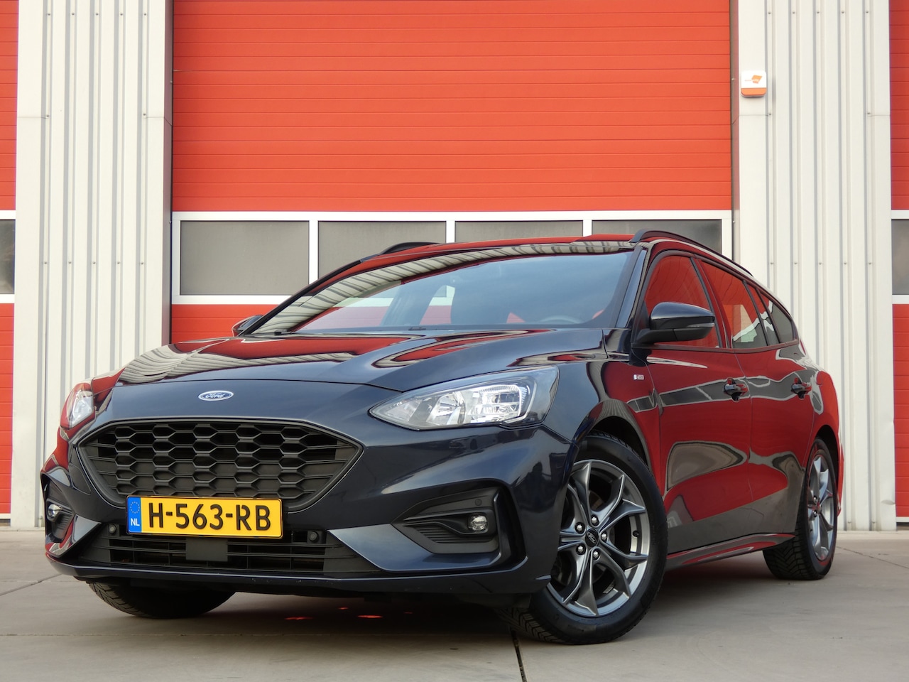 Ford Focus Wagon - 1.0 EcoBoost ST Line Business/ leder/ compleet! - AutoWereld.nl