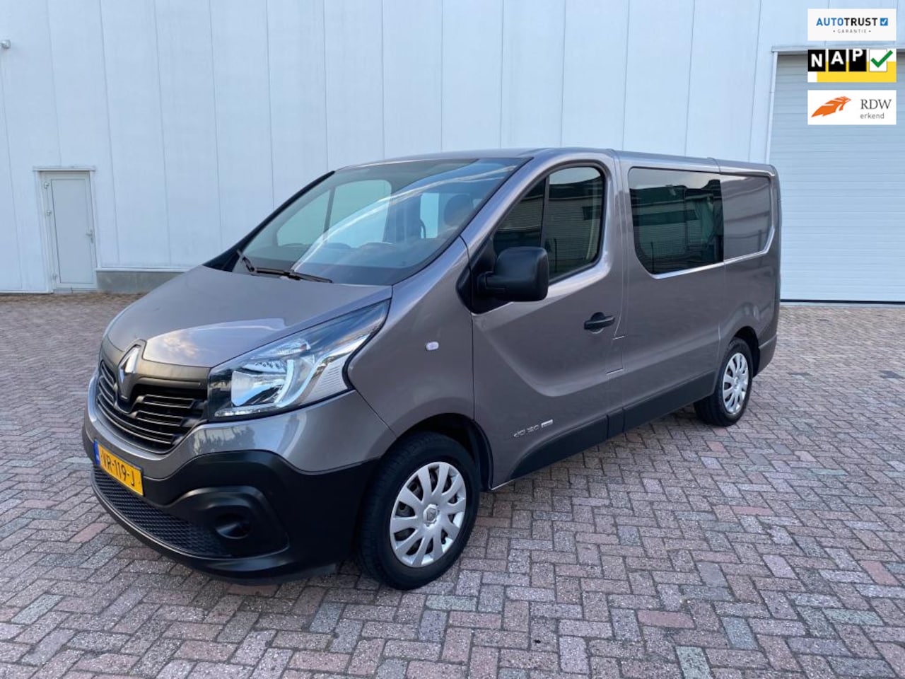 Renault Trafic - 1.6 dCi T27 L1H1 Comfort Energy navigatie trekhaak - AutoWereld.nl