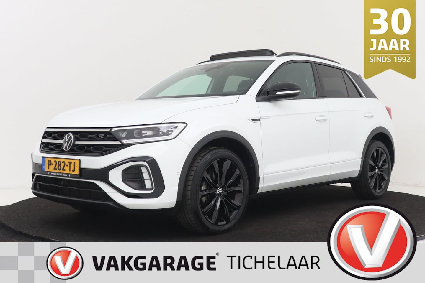 Volkswagen T-Roc - 1.5 TSI R-Line Business+ | Trekhaak | Panoramadak | Facelift | Camera | Digital Cockpit | - AutoWereld.nl