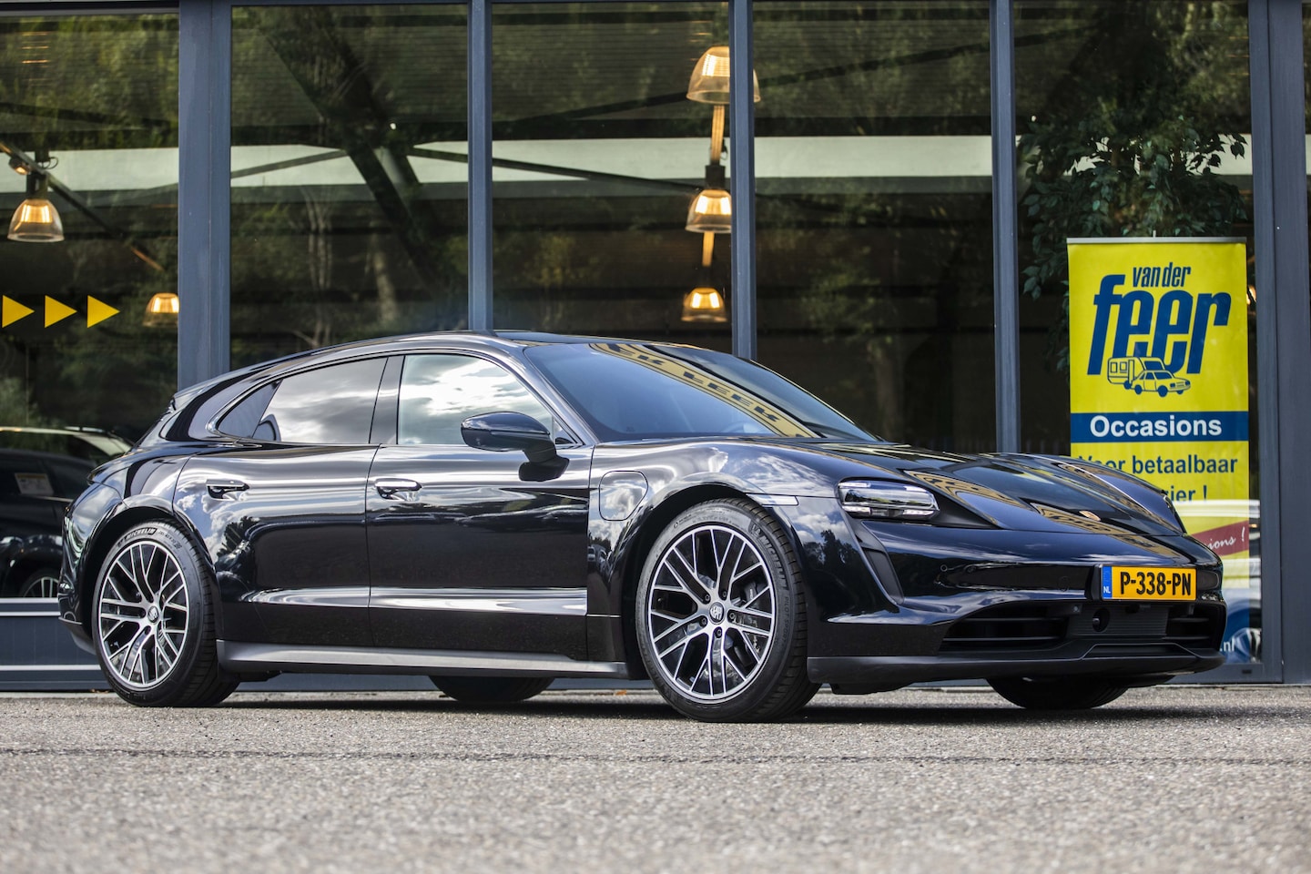 Porsche Taycan Sport Turismo - Sport Chrono 79 kWh - AutoWereld.nl