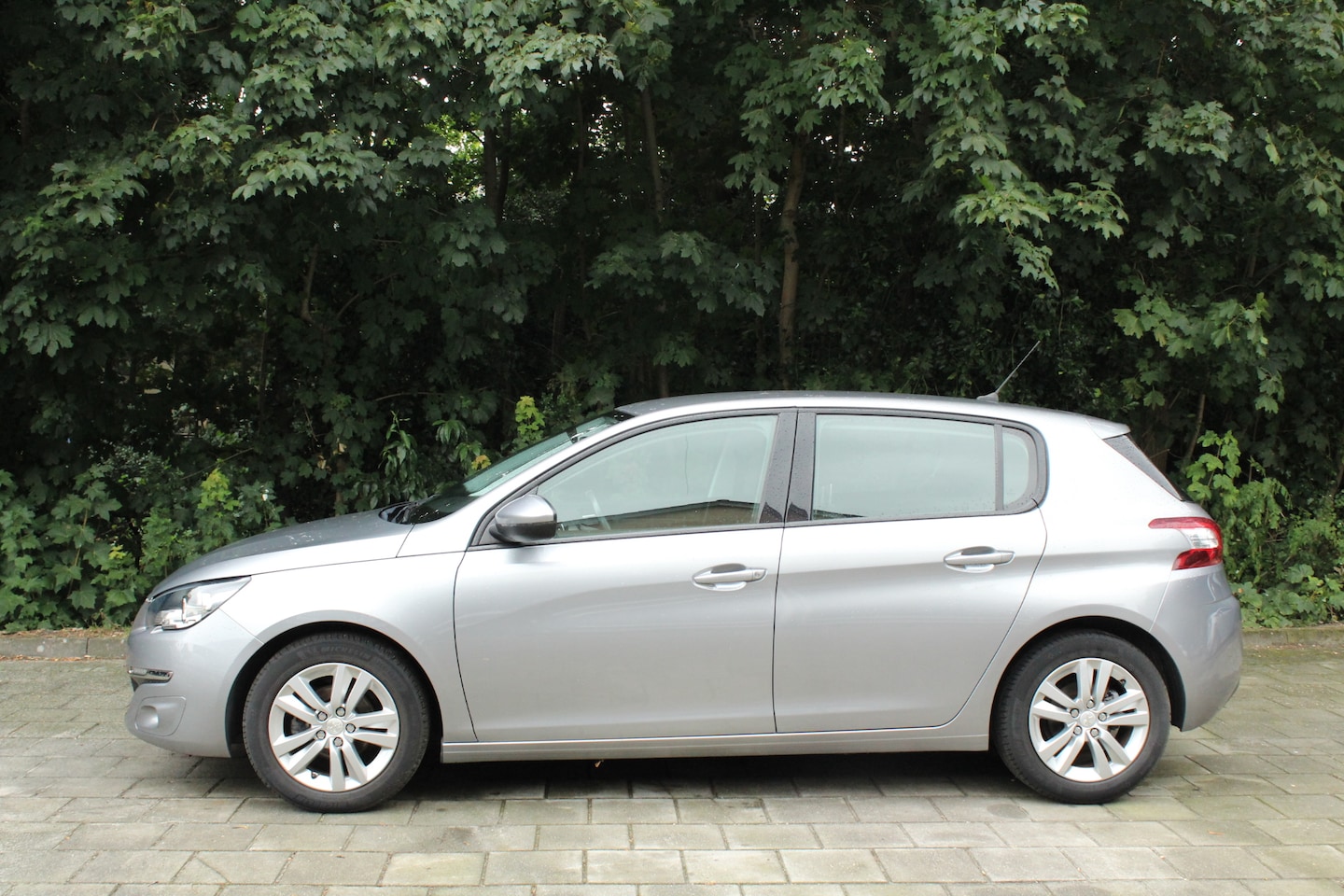 Peugeot 308 - 1.2 e-THP Blue Lease oa trekhaak - AutoWereld.nl