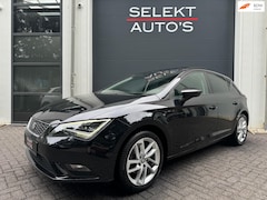 Seat Leon - 1.4 TSI Style Panoramadak/Xenon/LED/Bluetooth/17 Inch/Climate/Cruise/Stoelverwarming/Leder