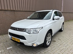 Mitsubishi Outlander - 2.0 7pers. Pano Navi Clima Cruise Dak Leer