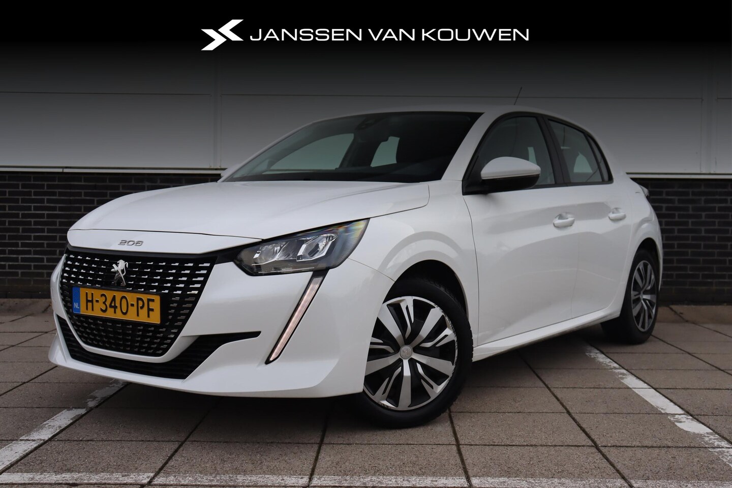 Peugeot 208 - 1.2 PureTech Blue Lease Active Navigatie Airco Parkeersensoren - AutoWereld.nl