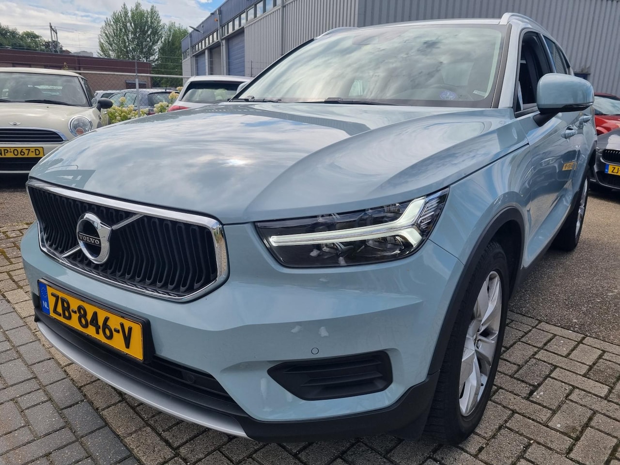 Volvo XC40 - 2.0 T4 Momentum 190 Pk Sportleer Adaptive Cruise - AutoWereld.nl