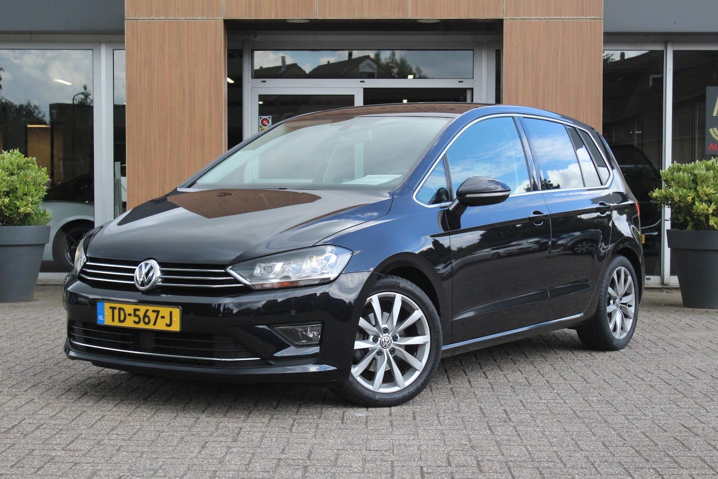 Volkswagen Golf Sportsvan - 14 TSI Highline Ecc-Cruise-Standkachel - AutoWereld.nl