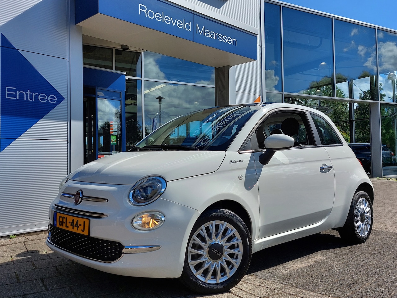 Fiat 500 - 1.0 Hybrid 70pk Dolcevita | Apple Carplay + Android Auto | Clima | Cruise | Panoramadak | - AutoWereld.nl