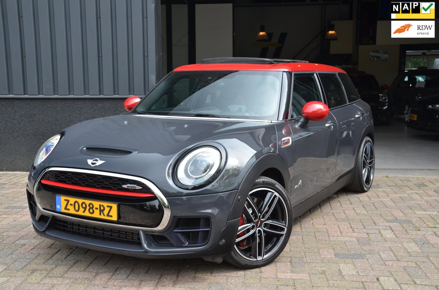 MINI Clubman - 2.0 John Cooper Works ALL4 Chili 2.0 John Cooper Works ALL4 Chili AUTOMAAT| 232PK - AutoWereld.nl