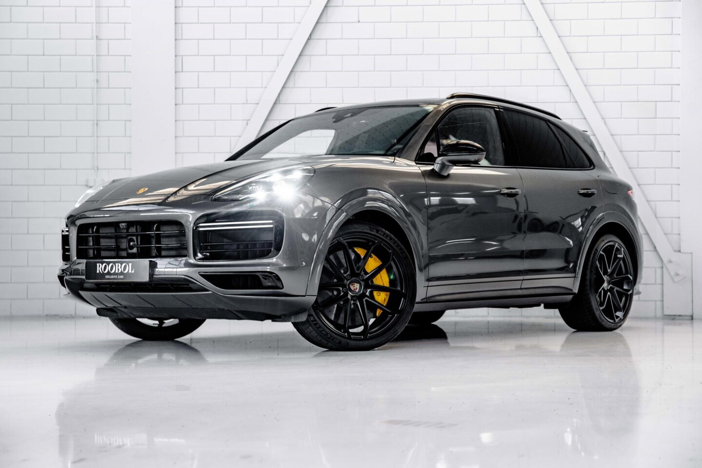 Porsche Cayenne - 4.0 Turbo S E-Hybrid l Capristo l Sport Design l Entertainment - AutoWereld.nl