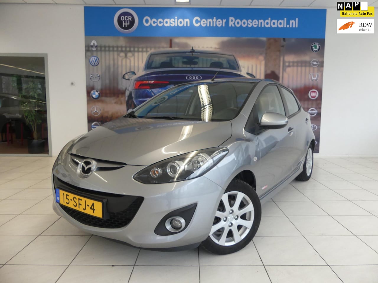 Mazda 2 - 1.3 BIFUEL GT-M Line Stoelverwarming Airco LMV NAP! Dealer onderhouden! - AutoWereld.nl