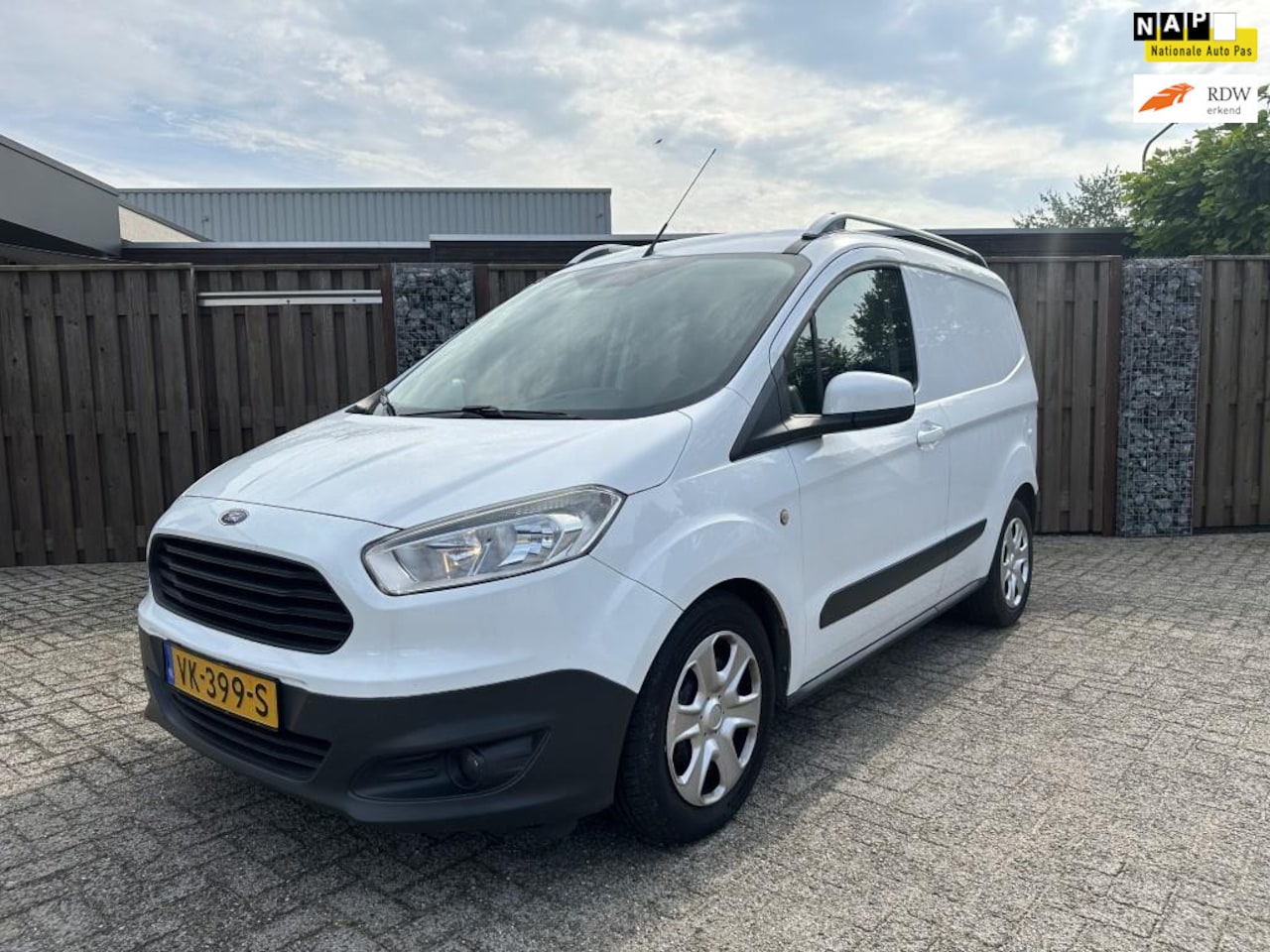 Ford Transit Courier - 1.5 TDCI Trend 1.5 TDCI Trend - AutoWereld.nl