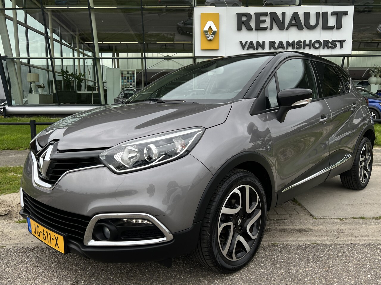 Renault Captur - 0.9 TCe Dynamique / 17'' LMV / Keyless / Climate / PDC Achter / Cruise / DAB / - AutoWereld.nl