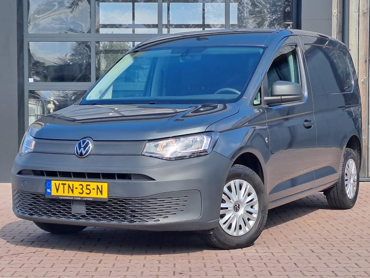 Volkswagen Caddy - 2.0 TDI Comfort | Airco | Cruise | App-connect | Trekhaak | - AutoWereld.nl