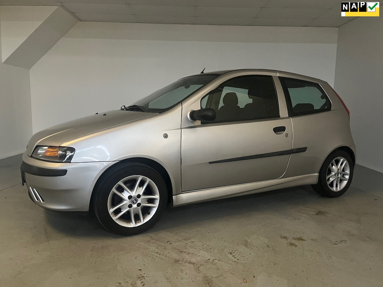 Fiat Punto - 1.2-16V Emotion Airco, LMV - AutoWereld.nl