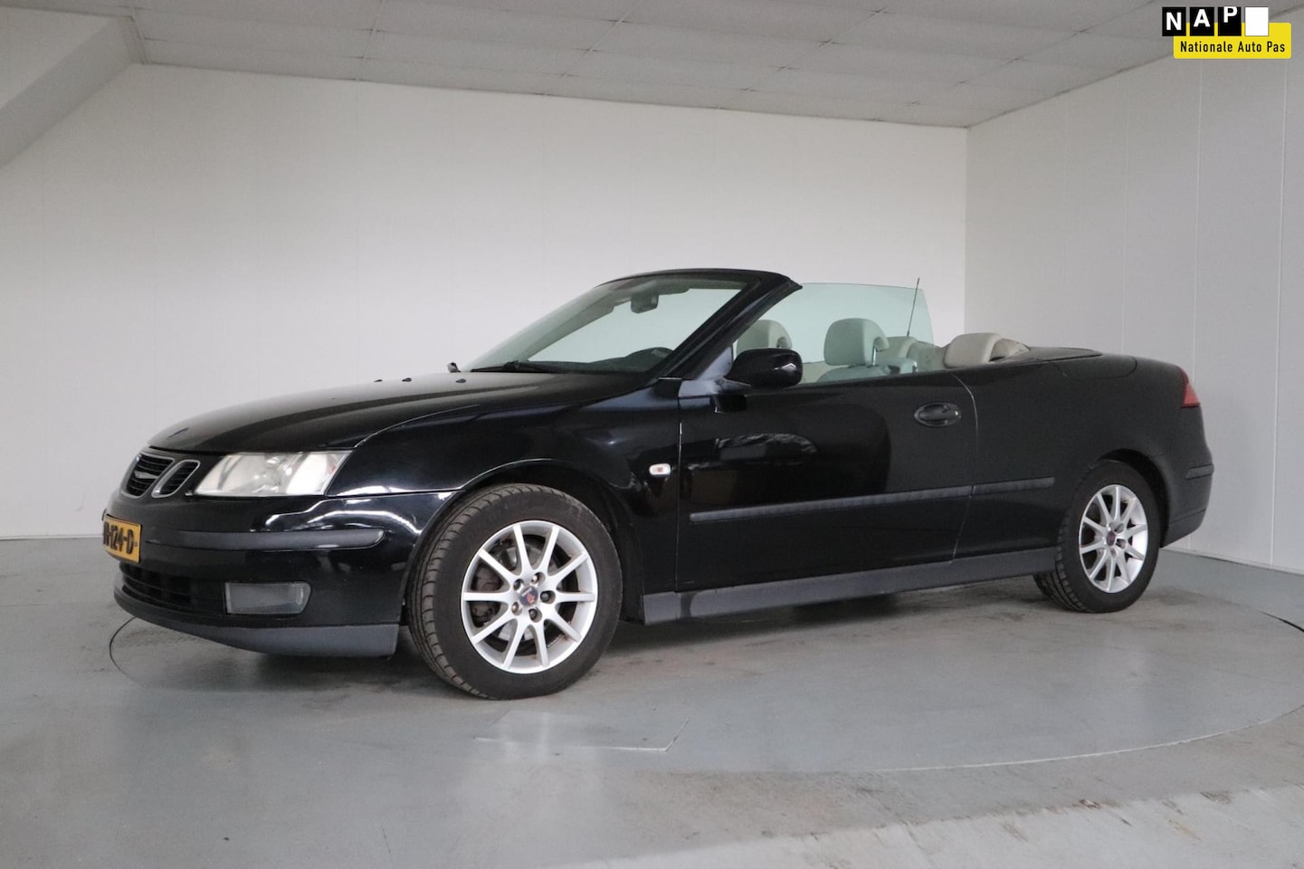 Saab 9-3 Cabrio - 1.8t Vector Airco, Lederen Bekleding, LMV, Cruise control - AutoWereld.nl