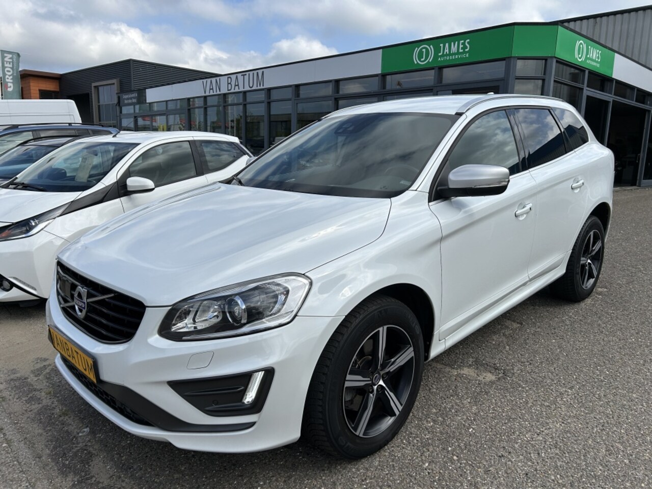 Volvo XC60 - 2.0 T6 Momentum 2.0 T6 Momentum - AutoWereld.nl