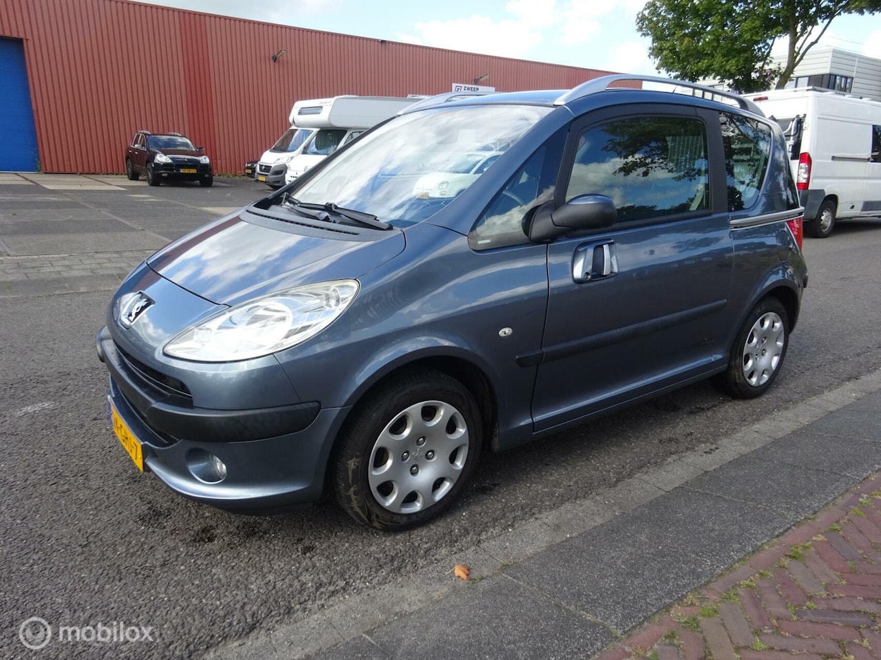 Peugeot 1007 - 1.6-16V Gentry Pack 1.6-16V Gentry Pack - AutoWereld.nl