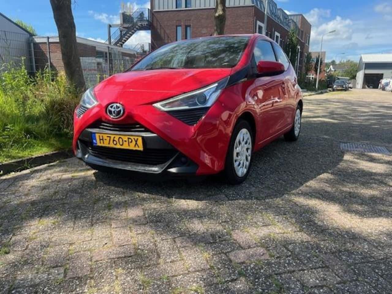 Toyota Aygo - 1.0 VVT-i x-play 1.0 VVT-i x-play - AutoWereld.nl