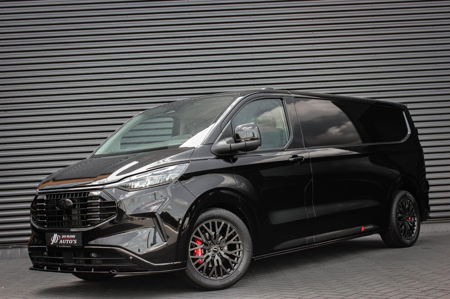 Ford Transit Custom - 300 2.0 TDCI L2H1 Limited 170PK JB- EDITION / DRIVER ASSISTANCE PACK / 3- ZITS / MY2024 / - AutoWereld.nl