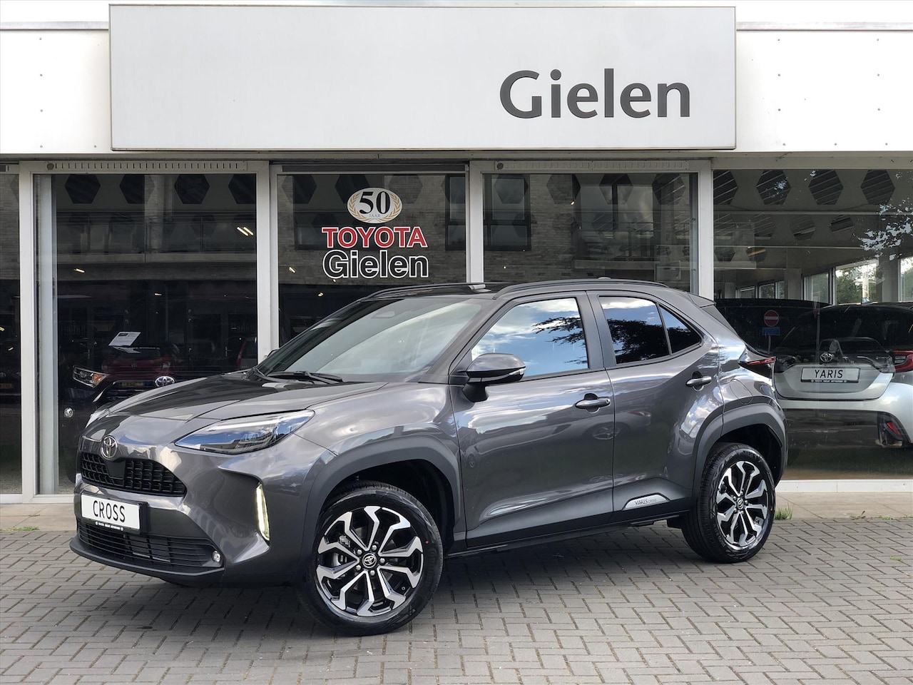 Toyota Yaris Cross - 1.5 Hybrid 130PK First Edition Plus | Stoel + Stuurverwarming, Apple CarPlay, Keyless, 17i - AutoWereld.nl