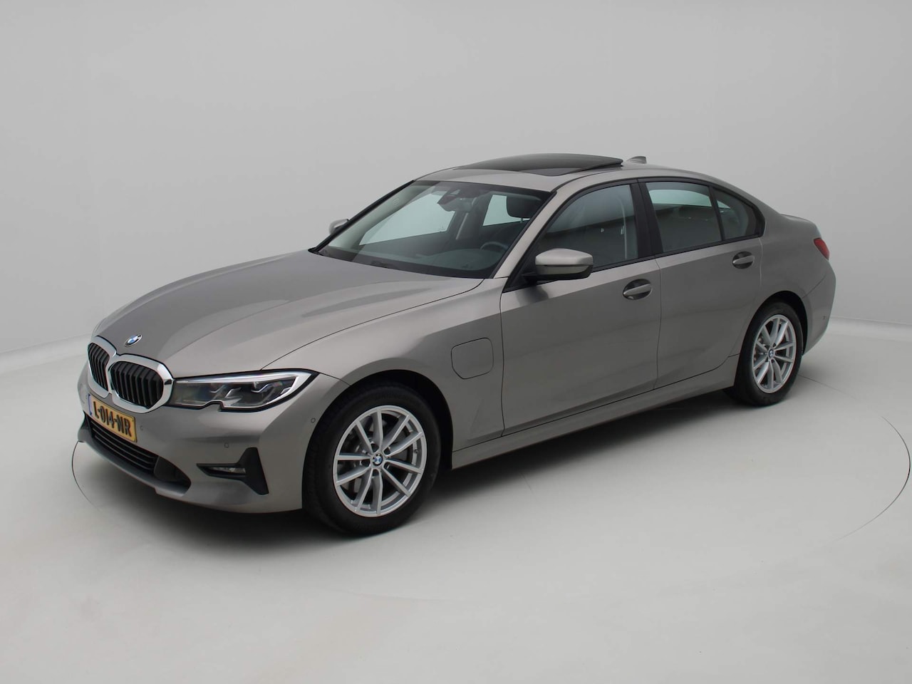 BMW 3-serie - 320e Business Edition Plus Elec.Dak,High Exec., Leder - AutoWereld.nl